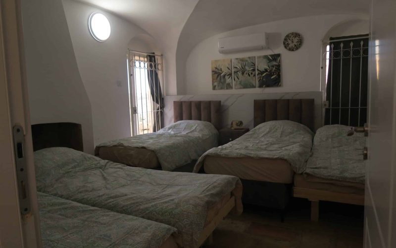 חדר-ליד-סלון