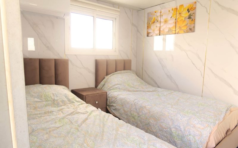 חדר-למעלה-ימין